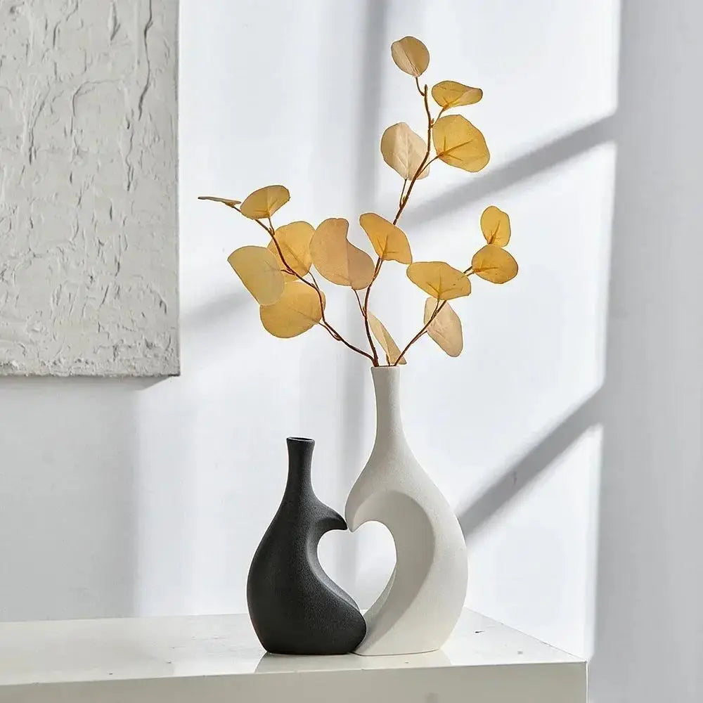 Minimalist Love Sculpt Vase Set