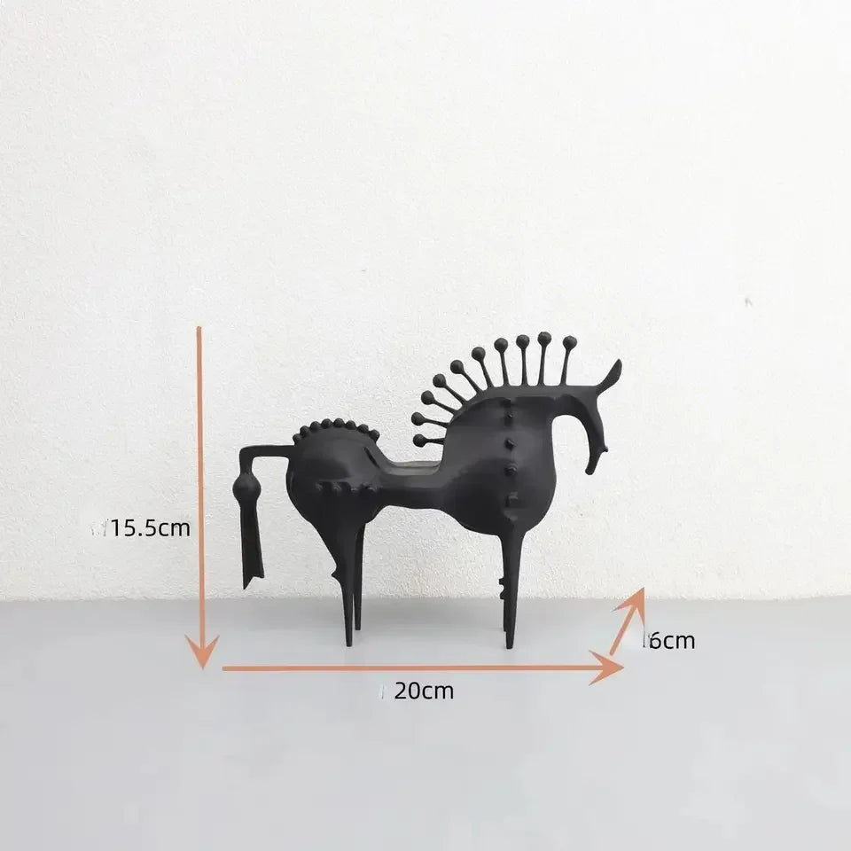 Decor Figurines Abstraction Horseradish Horse Figurine Metal Handicraft  Miniatures Artificial Animal Sculpture Home Decoration