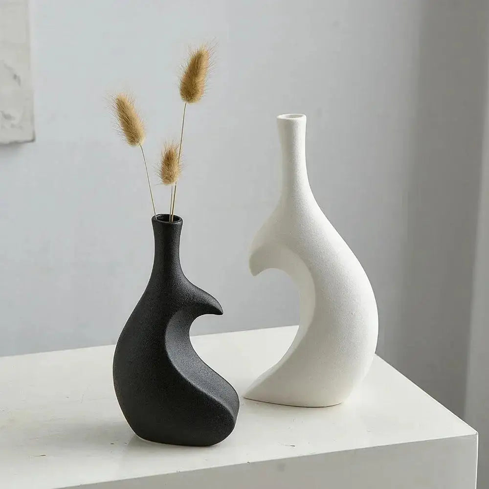 Minimalist Love Sculpt Vase Set