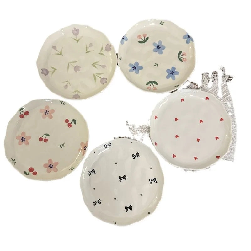 Korean-style In-style Small Flower-shaped Irregular Hand-molded Ceramic Plates and Pastry Plates