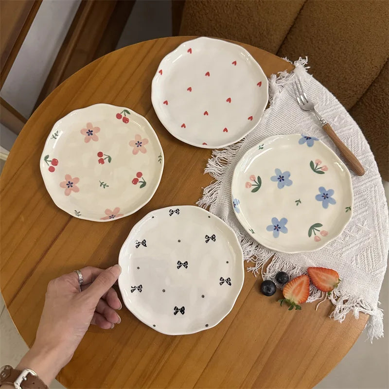 Korean-style In-style Small Flower-shaped Irregular Hand-molded Ceramic Plates and Pastry Plates