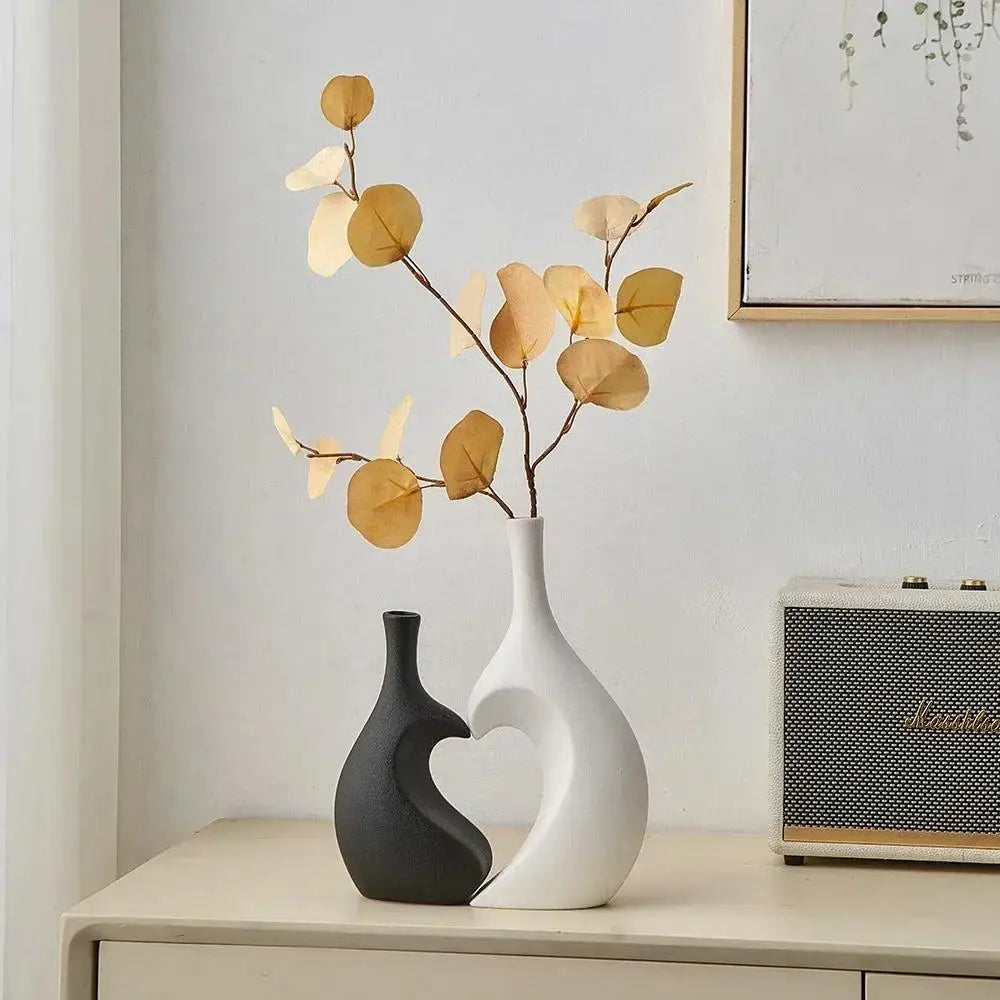Minimalist Love Sculpt Vase Set