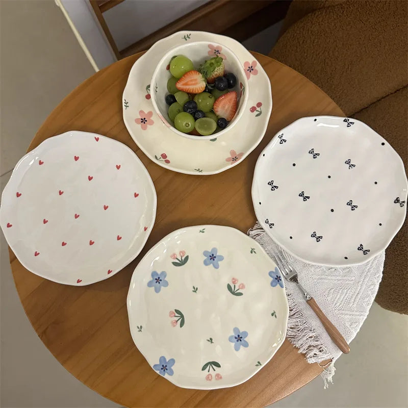 Korean-style In-style Small Flower-shaped Irregular Hand-molded Ceramic Plates and Pastry Plates
