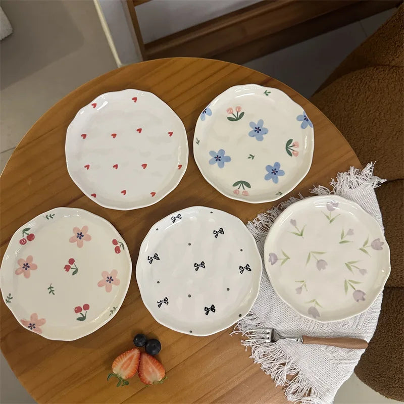 Korean-style In-style Small Flower-shaped Irregular Hand-molded Ceramic Plates and Pastry Plates