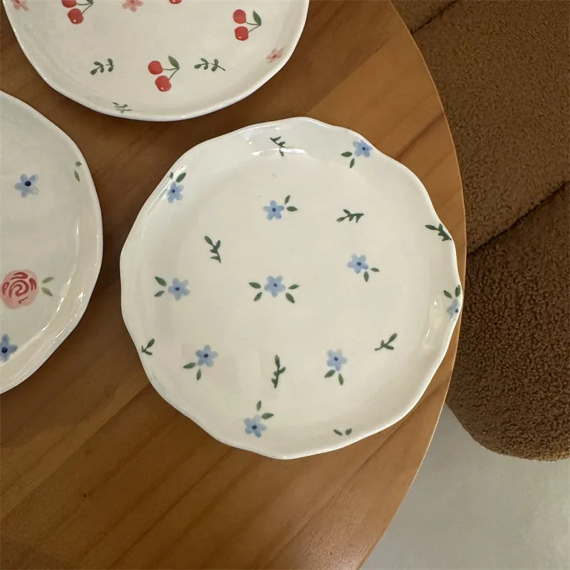 Korean-style In-style Small Flower-shaped Irregular Hand-molded Ceramic Plates and Pastry Plates