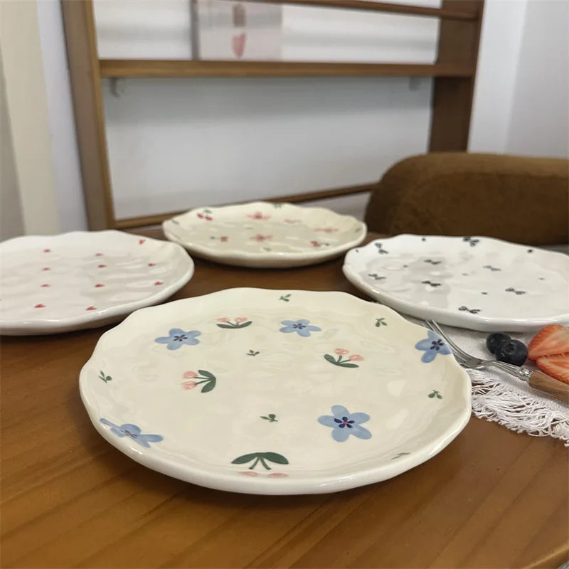 Korean-style In-style Small Flower-shaped Irregular Hand-molded Ceramic Plates and Pastry Plates