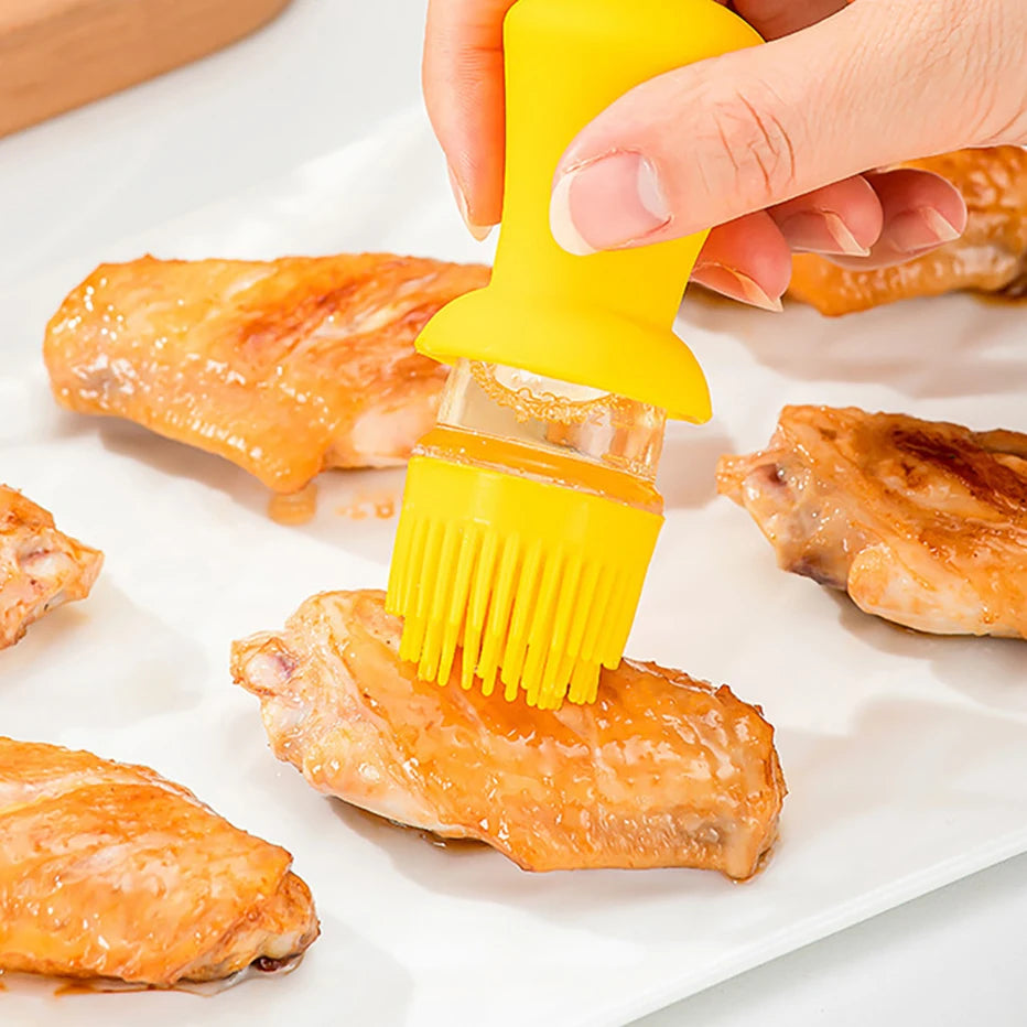 Large-capacity 2 in 1 Silicone Oil Bottle with Olive Oil Brush, Barbecue Steak Oil Sauce Brush Dispenser, Baking BBQ Tool