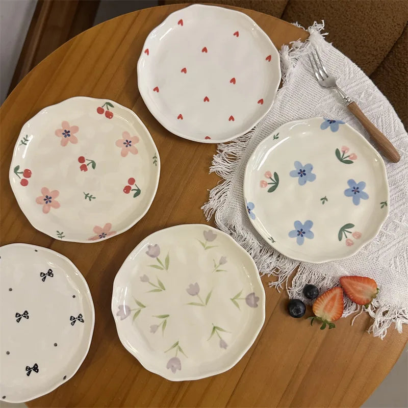 Korean-style In-style Small Flower-shaped Irregular Hand-molded Ceramic Plates and Pastry Plates
