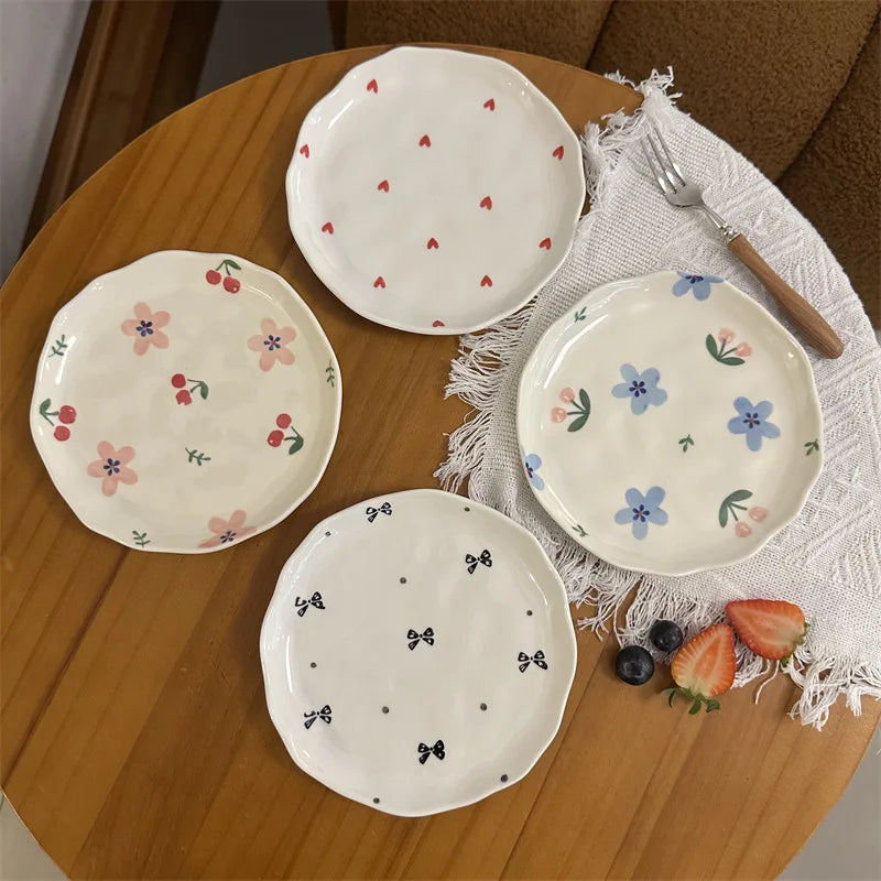 Korean-style In-style Small Flower-shaped Irregular Hand-molded Ceramic Plates and Pastry Plates