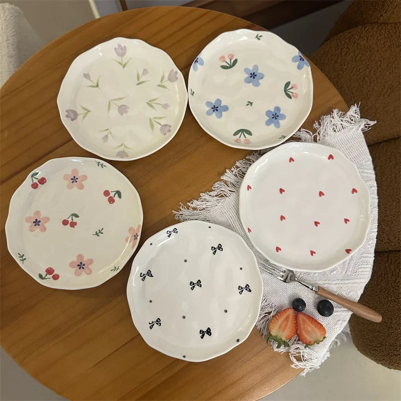 Korean-style In-style Small Flower-shaped Irregular Hand-molded Ceramic Plates and Pastry Plates